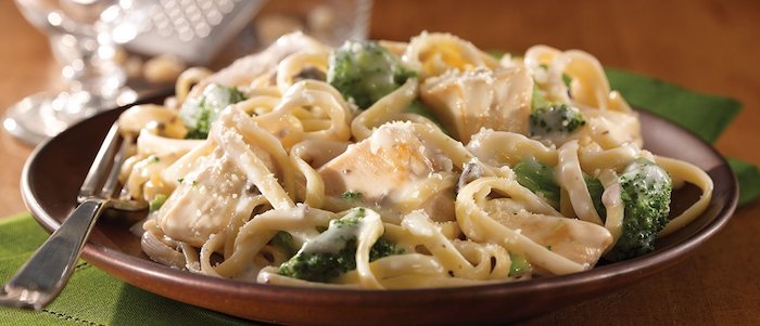 chicken alfredo with broccoli