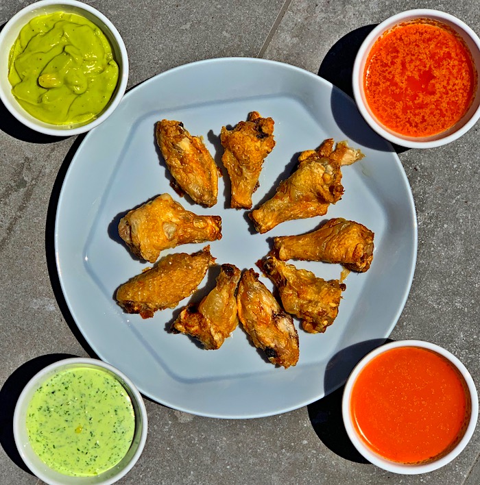 air fried chicken wings with keto sauces 
